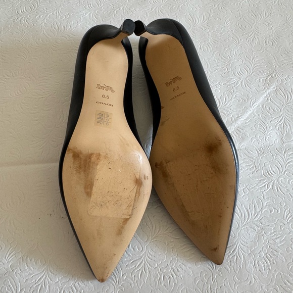 Coach Alyce Pump - Picture 3 of 3